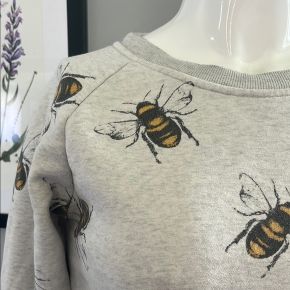 Gray Crewneck Sweater with Bee Print - Picture 3 of 5
